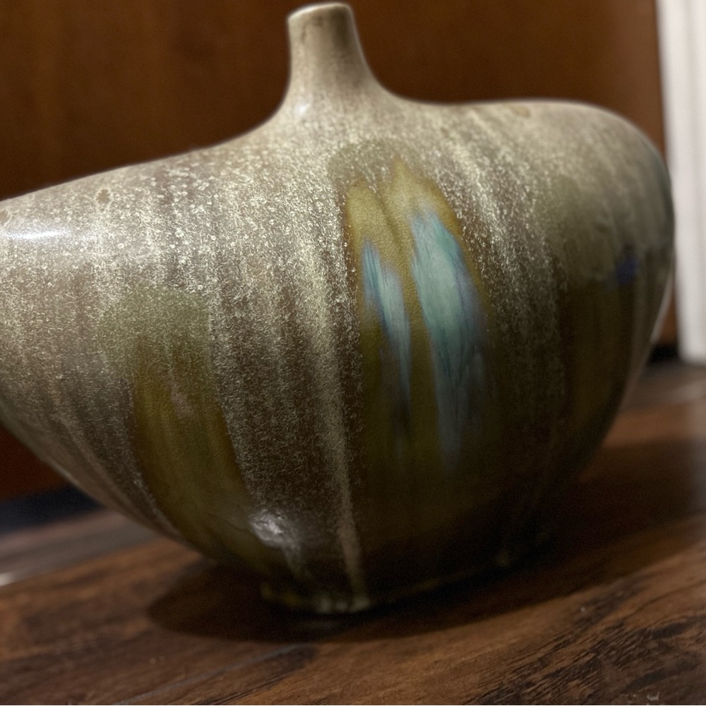 Vase or can use just for decoration